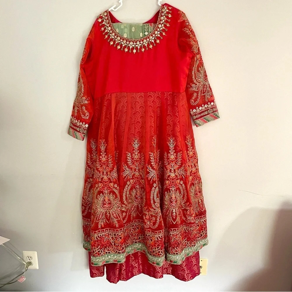 María B | Pishwas (long maxi dress) Punjabi/Indian suit with Embroidery - Large